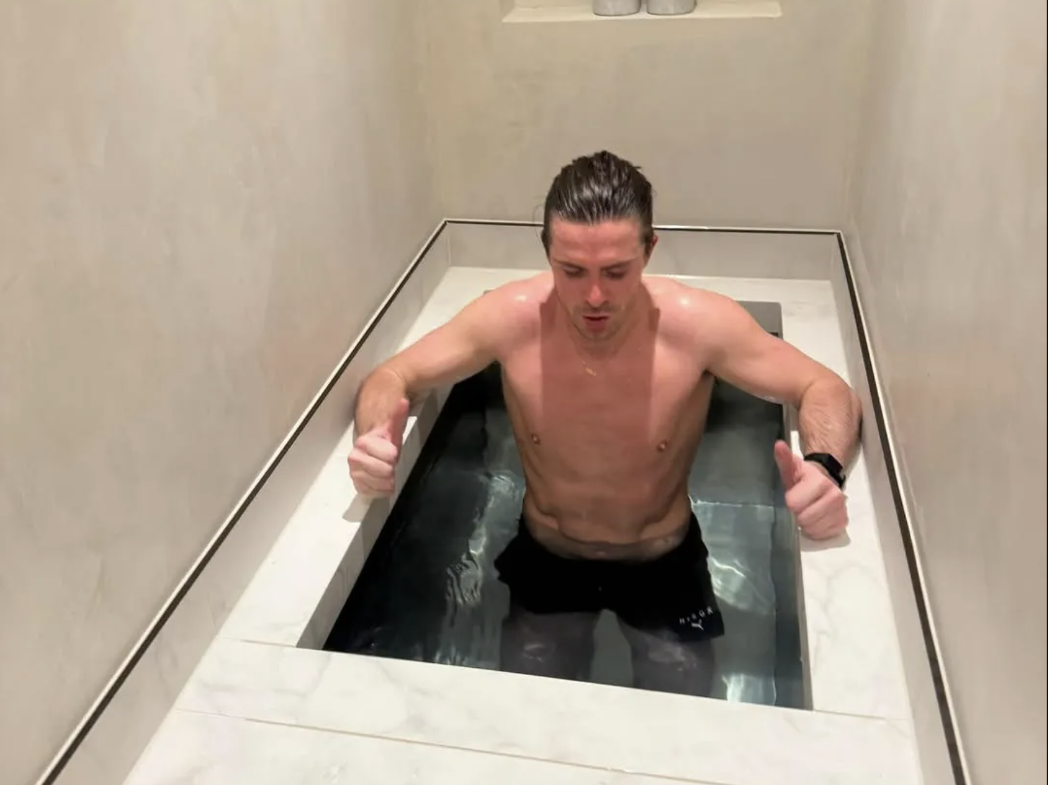 Grealish cập nhật tình trạng sau phẫu thuật 1