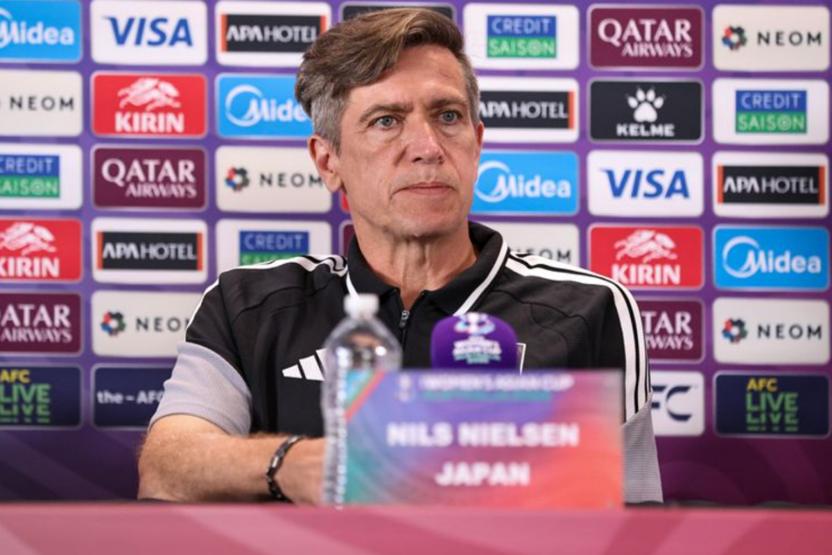 HLV Nils Nielsen của ĐT nữ Nhật Bản tỏ ra thận trọng trước ĐT nữ Việt Nam HLV Nils Nielsen cua dT nu Nhat Ban to ra than trong truoc dT nu Viet Nam
