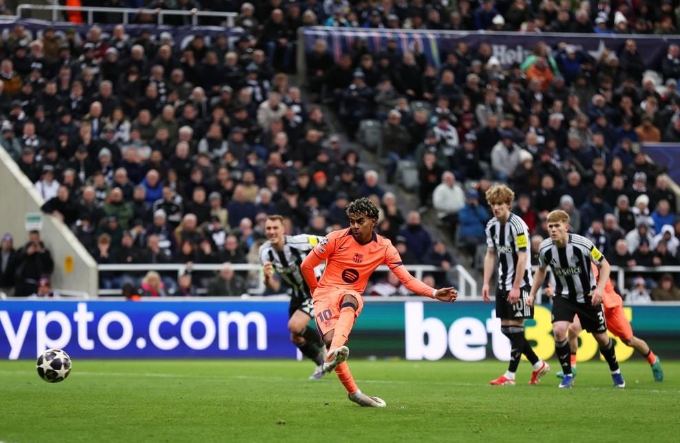 newcastle_united_fc_v_fc_barcelo (2) newcastle_united_fc_v_fc_barcelo (2)