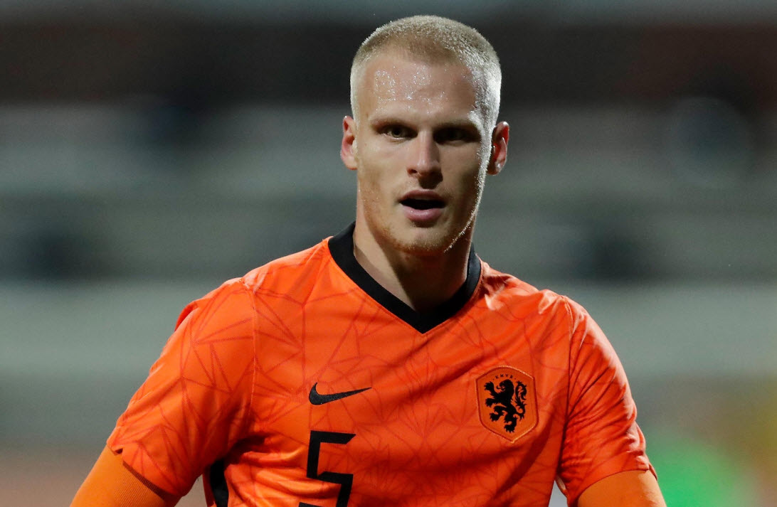 tieu-su-Mitchel-Bakker