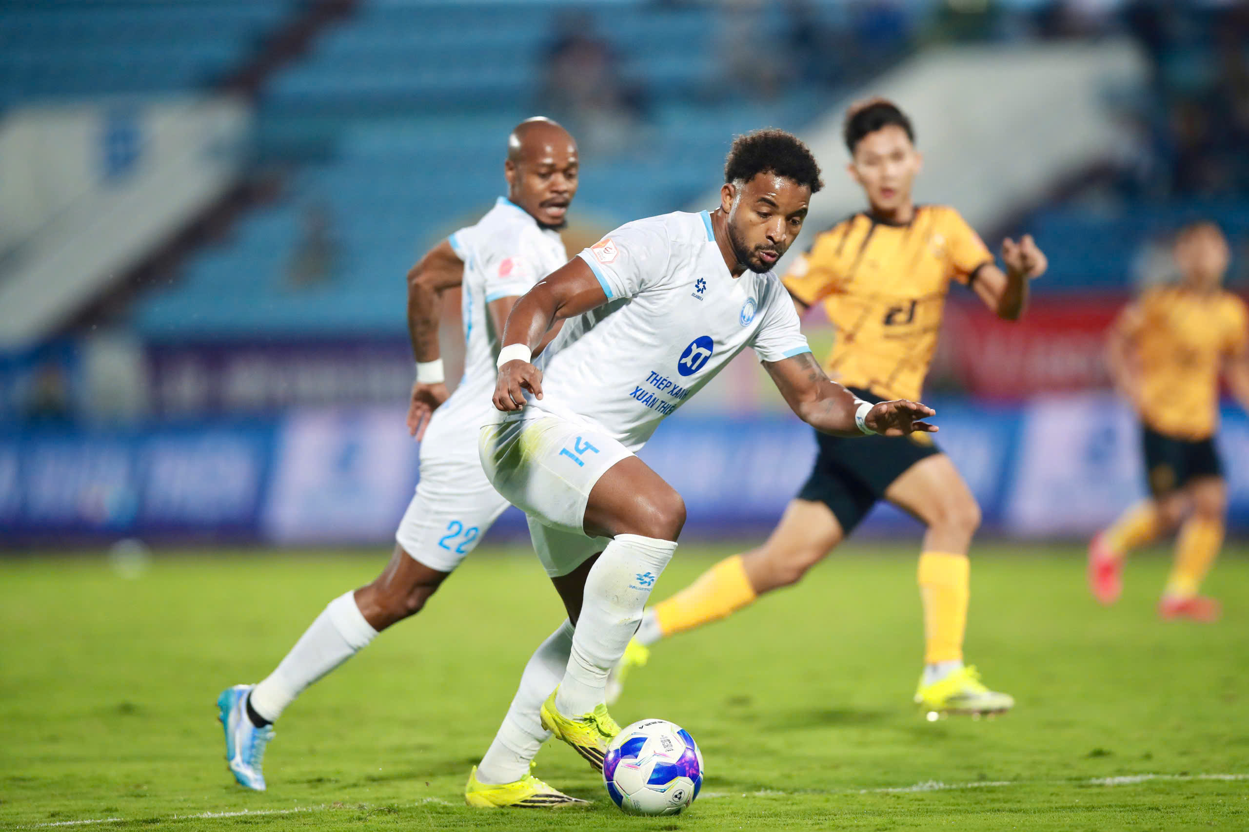 Xuan Son vs Nam dinh