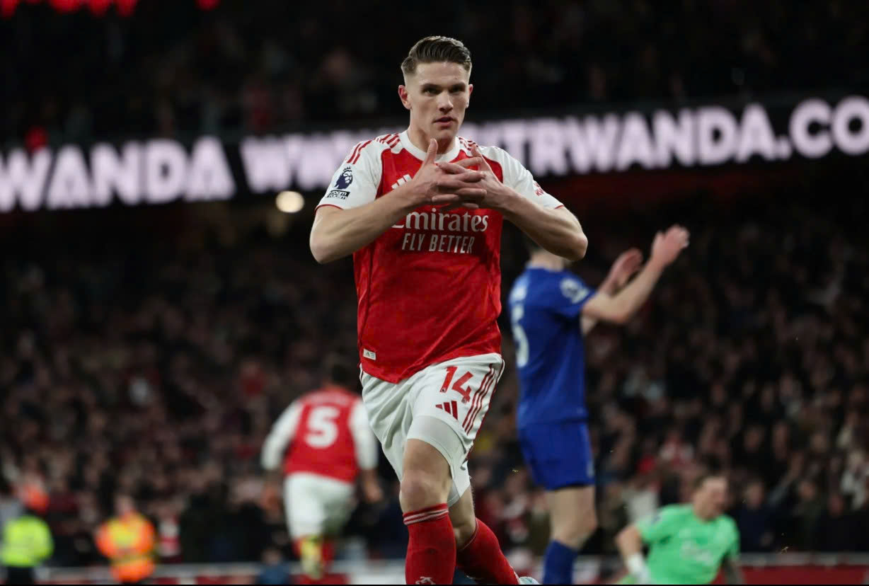 Viktor Gyokeres được khen ngợi vì đóng góp quan trọng trong trận đấu với Everton. Viktor Gyokeres duoc khen ngoi vi dong gop quan trong trong tran dau voi Everton.