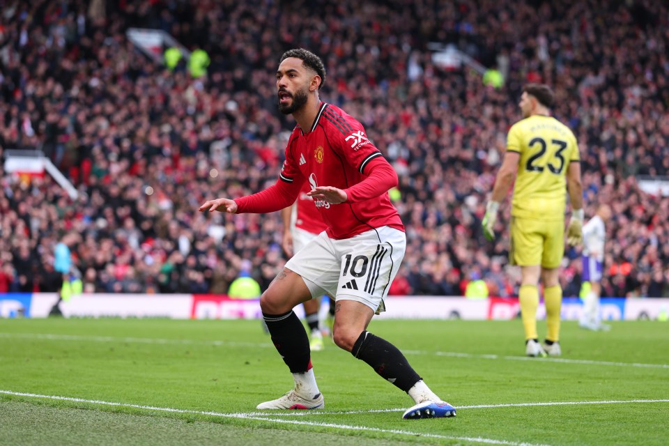 Đừng đùa với Man United vào lúc này! 2