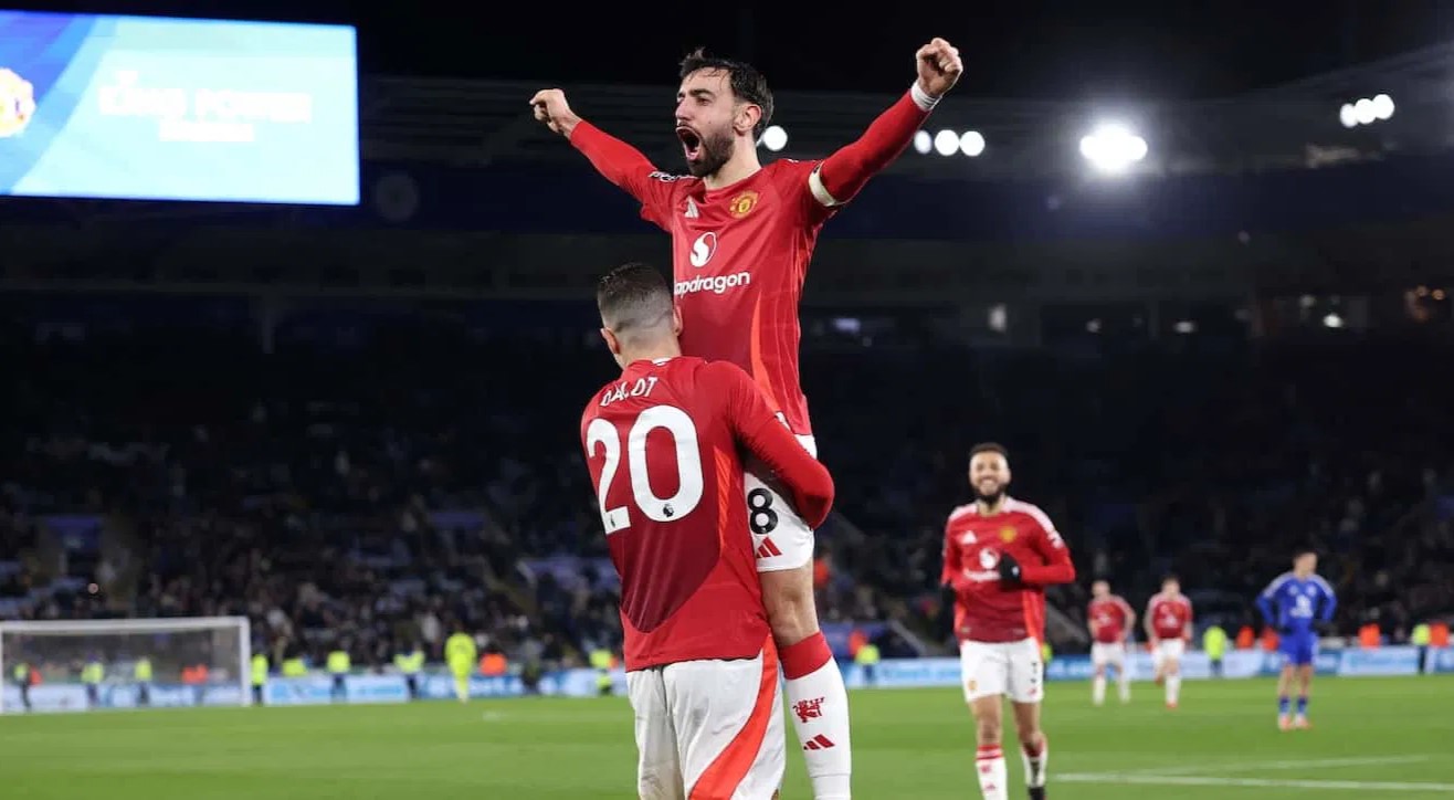 Bruno Fernandes cứ xuất sắc thế này, BLĐ Man Utd sẽ khó nghĩ! 2