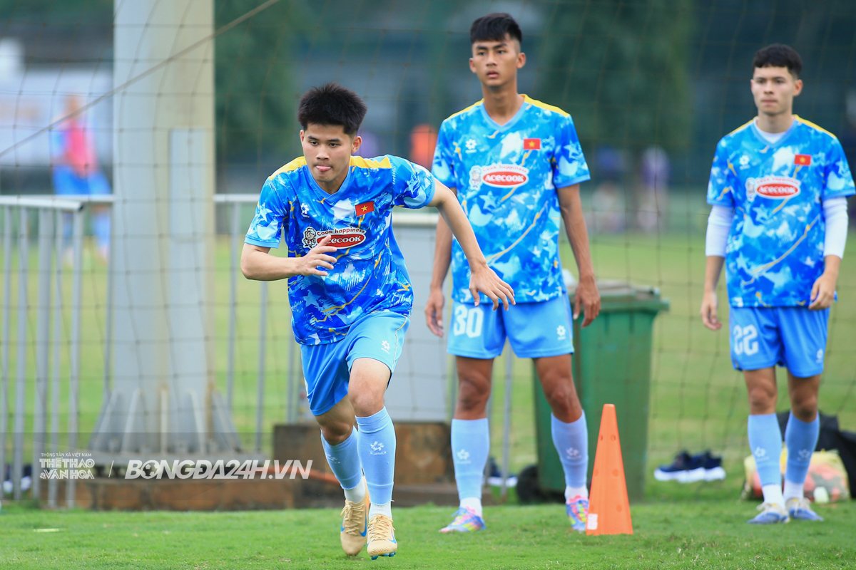 U23 Việt Nam rèn kỹ thể lực trước thềm sang Trung Quốc 2