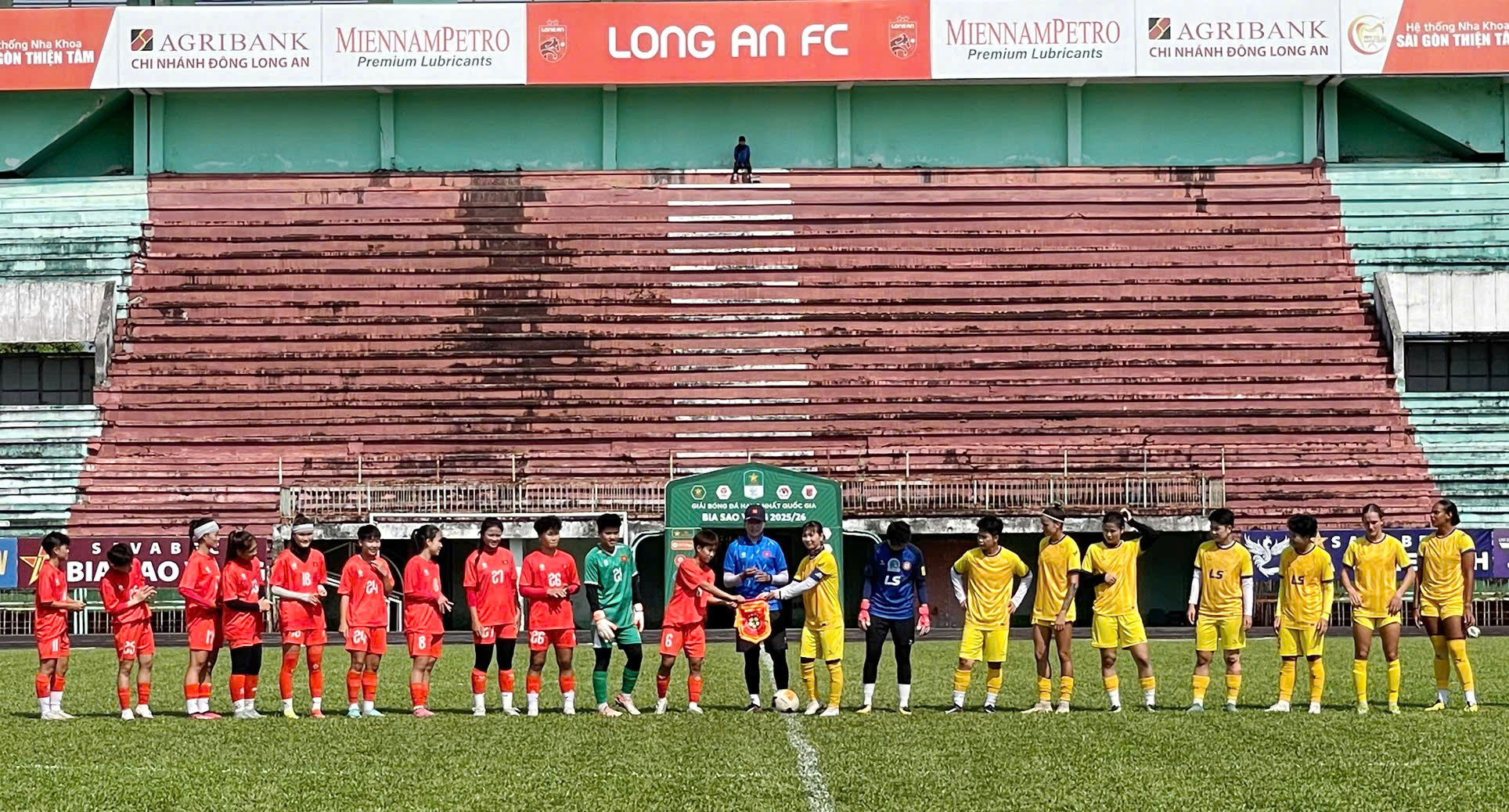 U20 nu Viet Nam co tran dau tap quan trong voi CLB nu TP.HCM I tai Long An