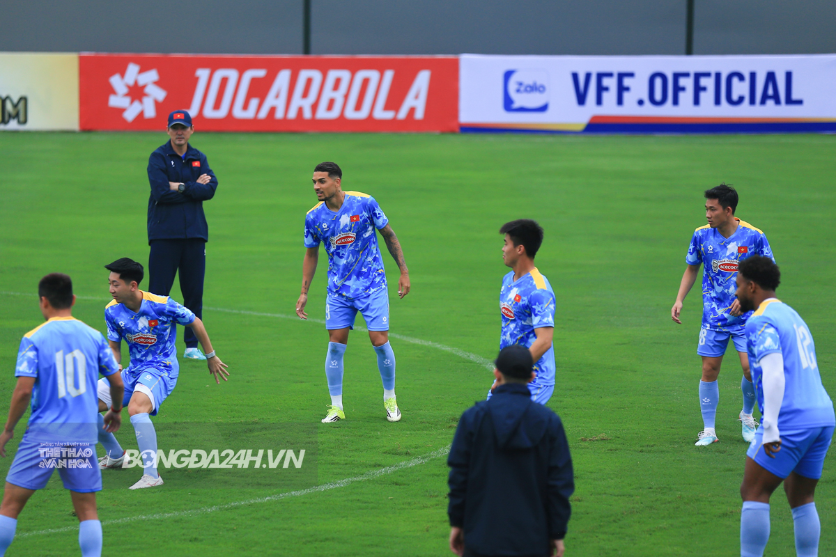 Xuân Son dính chấn thương ngay buổi tập đầu tiên cùng ĐT Việt Nam 9