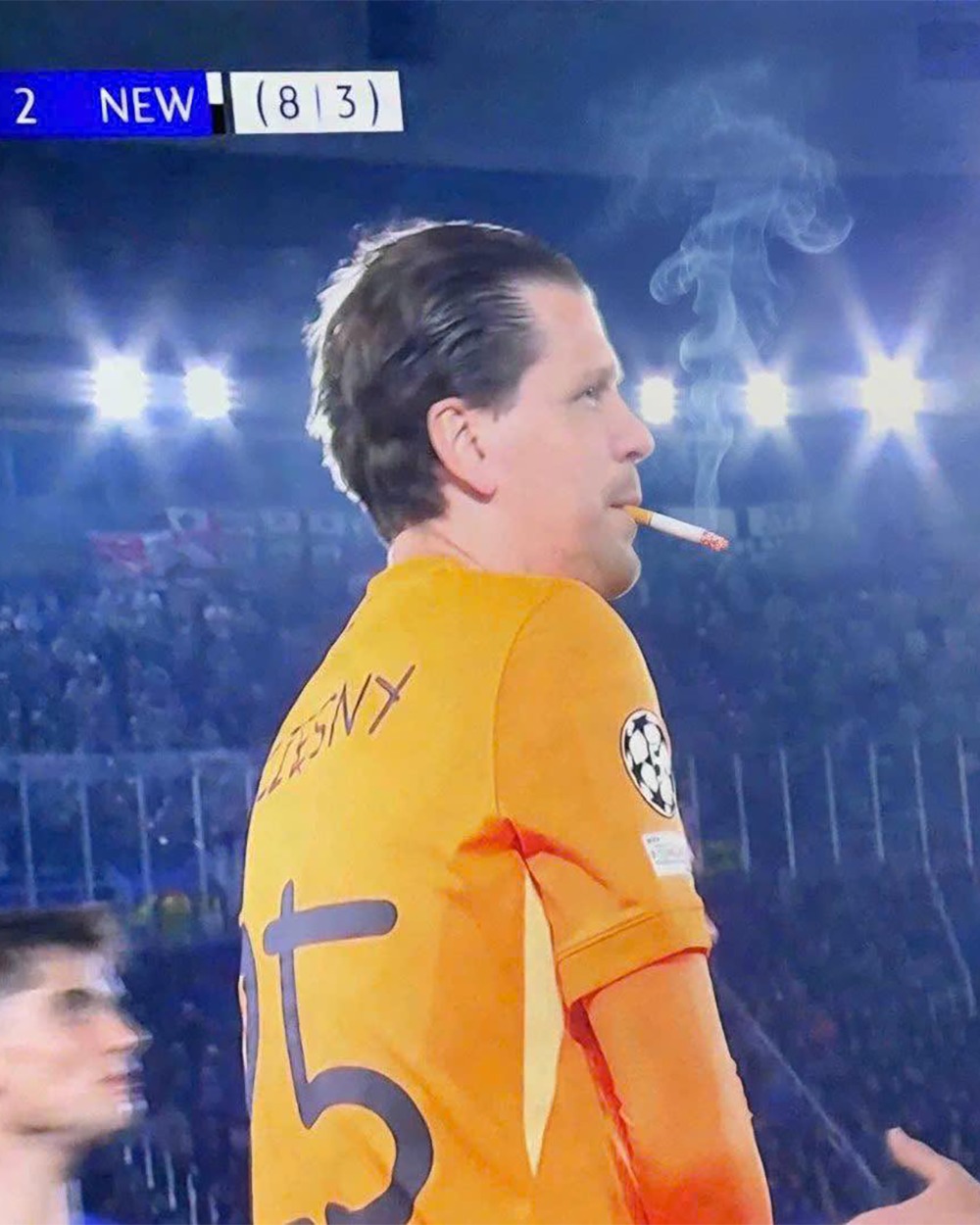 One Piece có Smoker, Barcelona có Szczesny 1