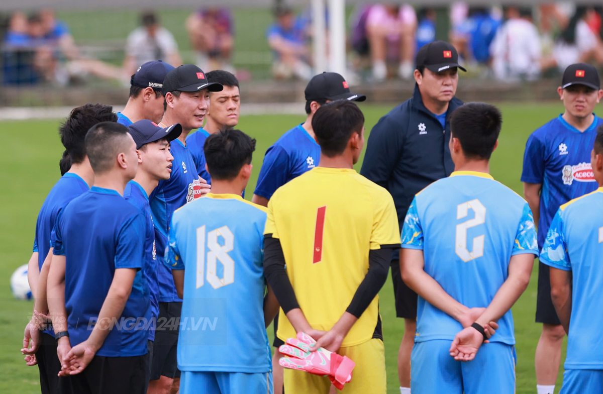 Đội tuyển Việt Nam hừng hực khí thế Thử thách cực đại cho Bầy hổ Malaya 2