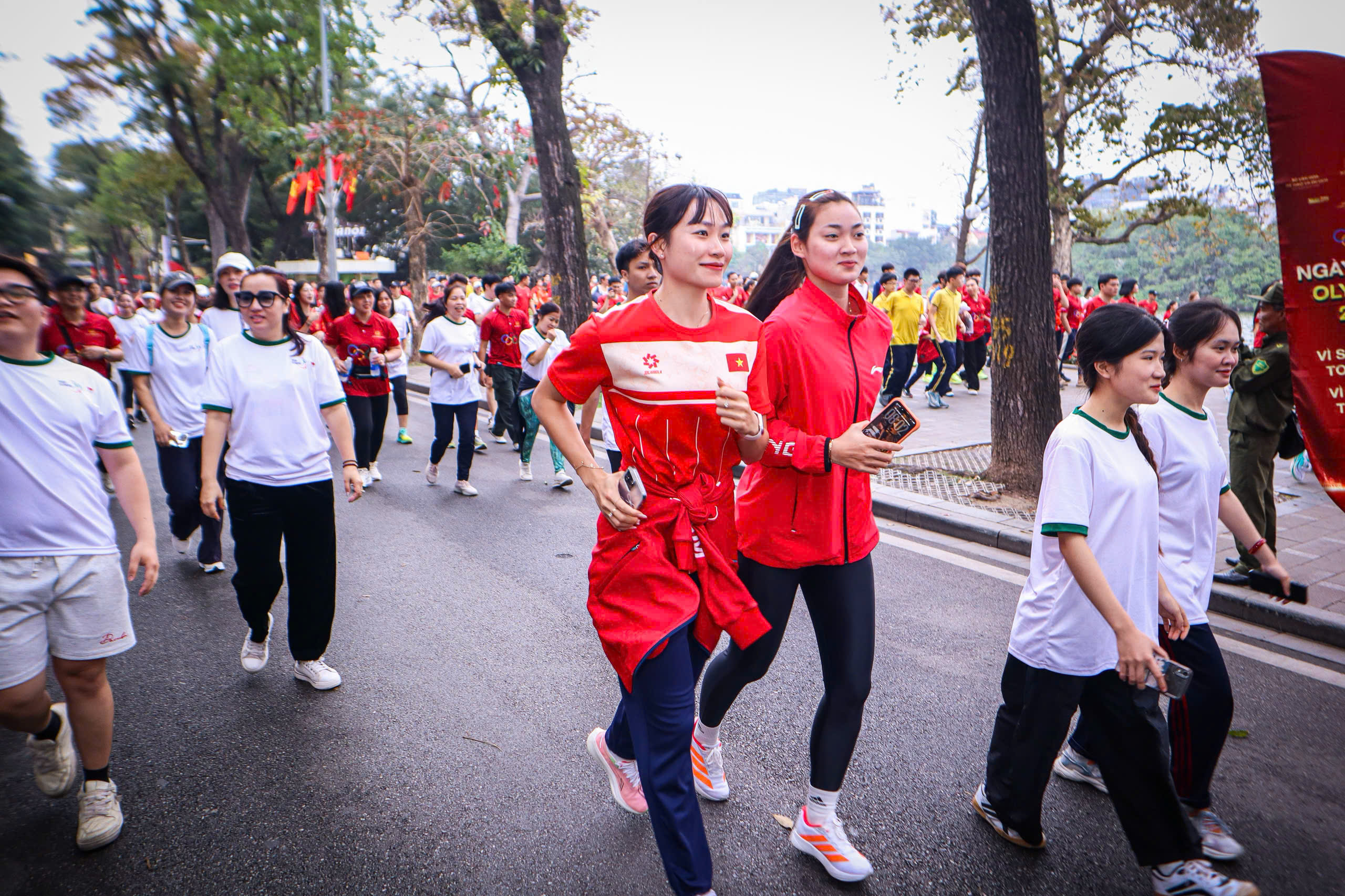 Hơn 17000 người tham gia Ngày chạy Olympic 2026 1