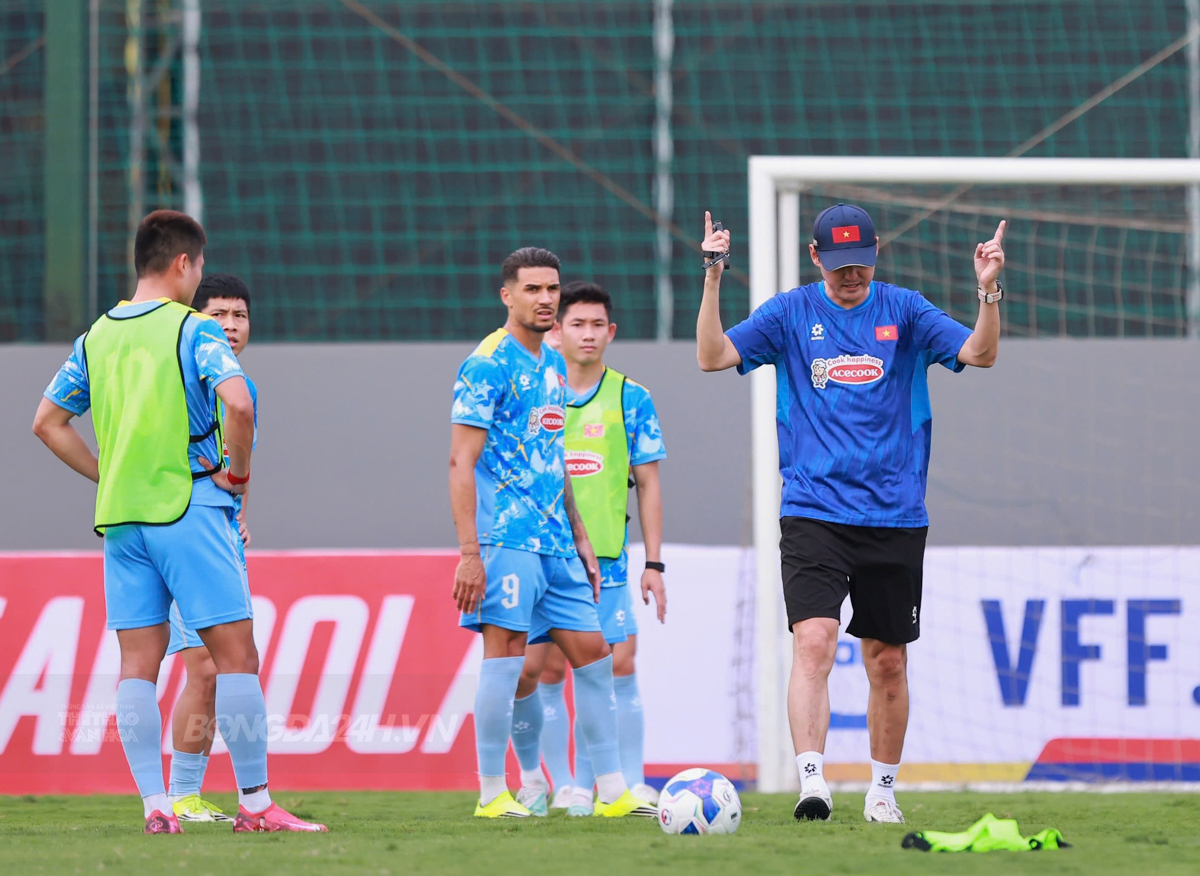 Xuân Son tập riêng, rộn ràng với Đặng Văn Lâm, Hoàng Đức 7