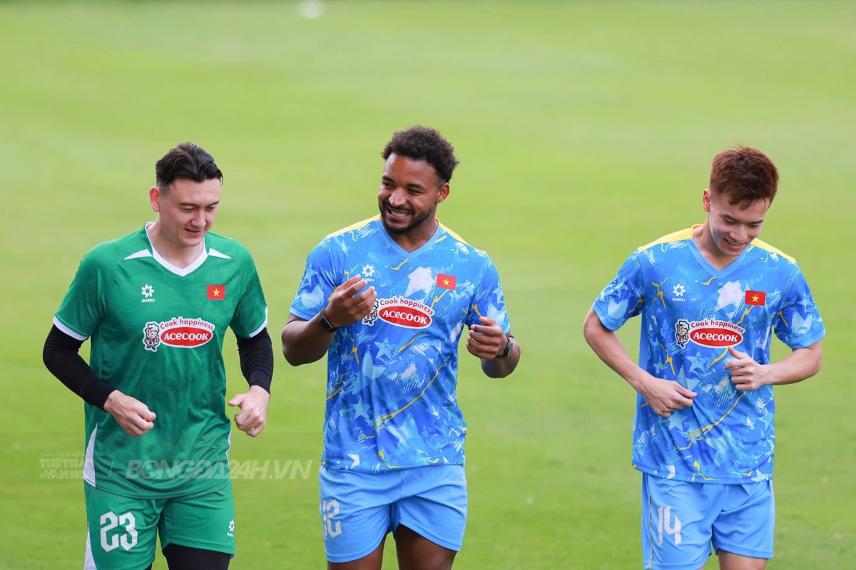 Xuan Son tap rieng cung cac cau thu Ninh Binh