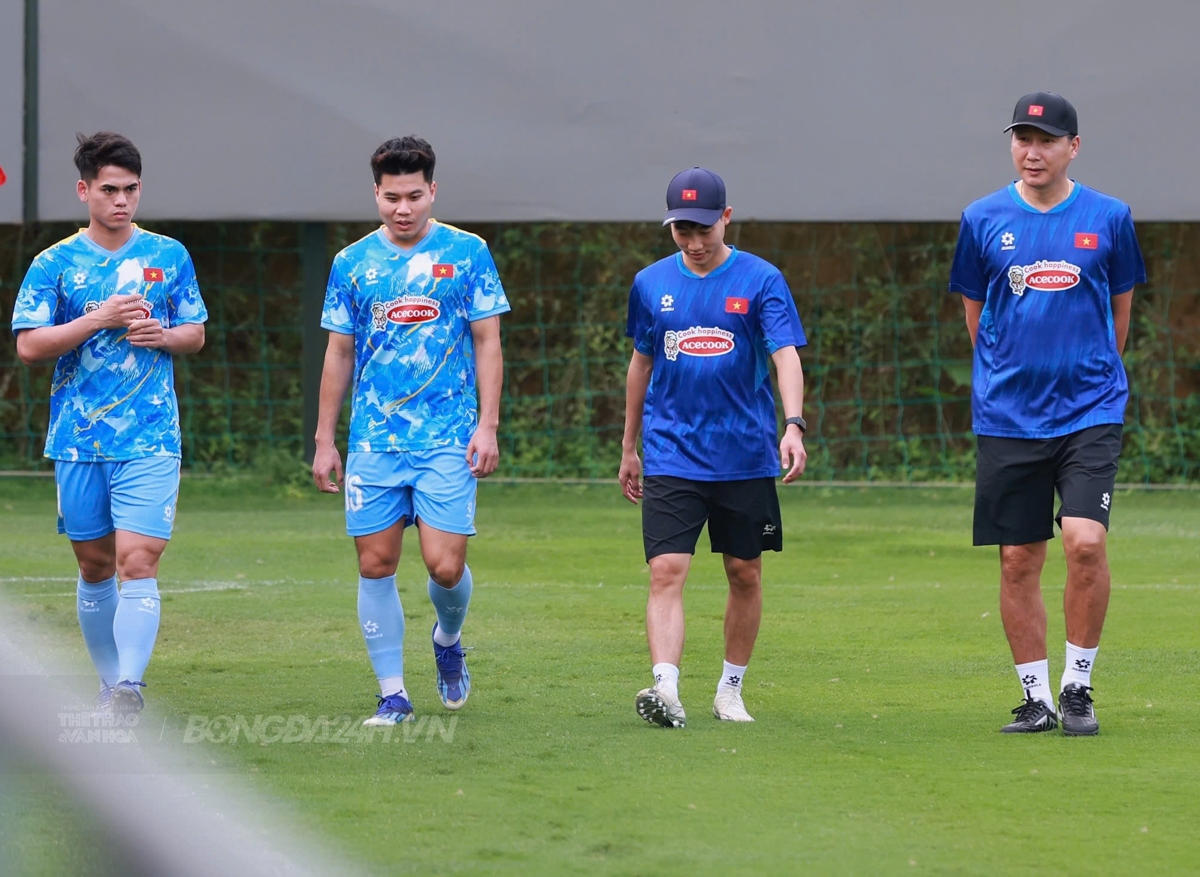 Xuân Son tập riêng, rộn ràng với Đặng Văn Lâm, Hoàng Đức 3