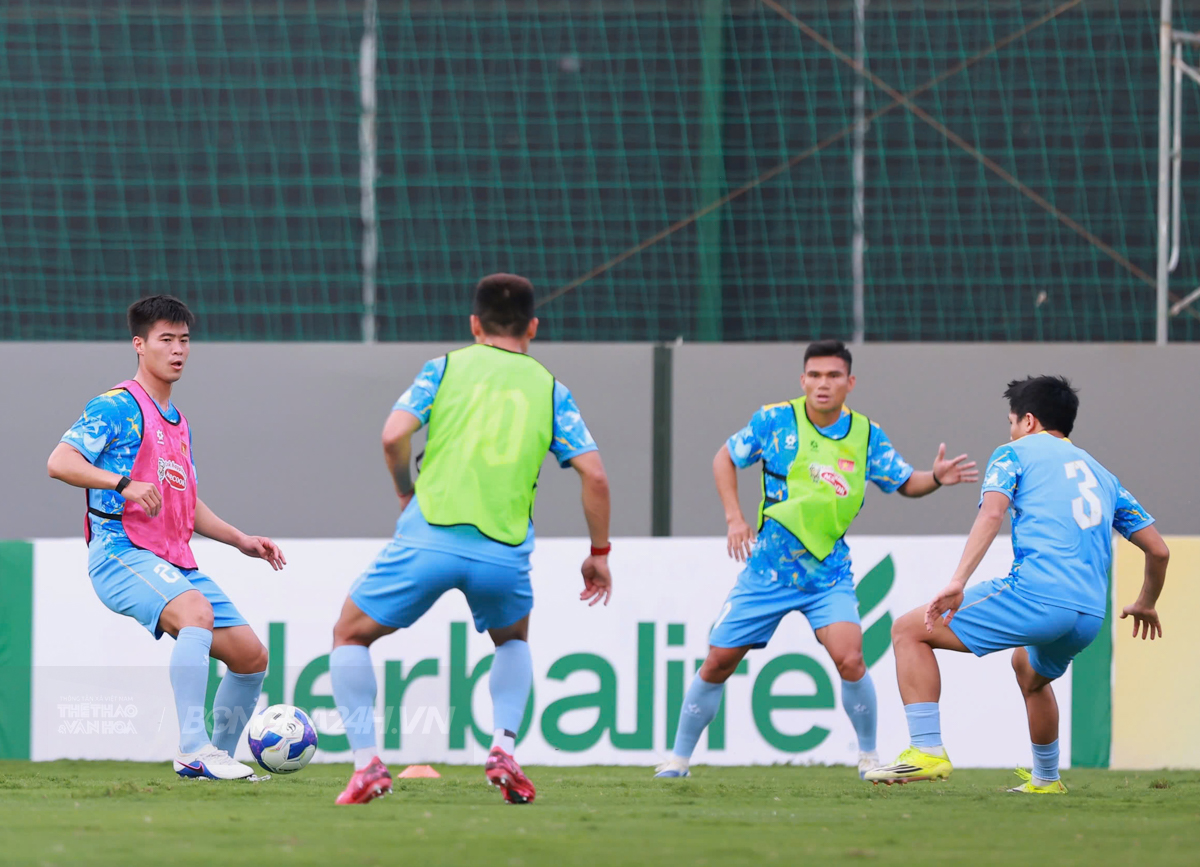 Xuân Son tập riêng, rộn ràng với Đặng Văn Lâm, Hoàng Đức 6