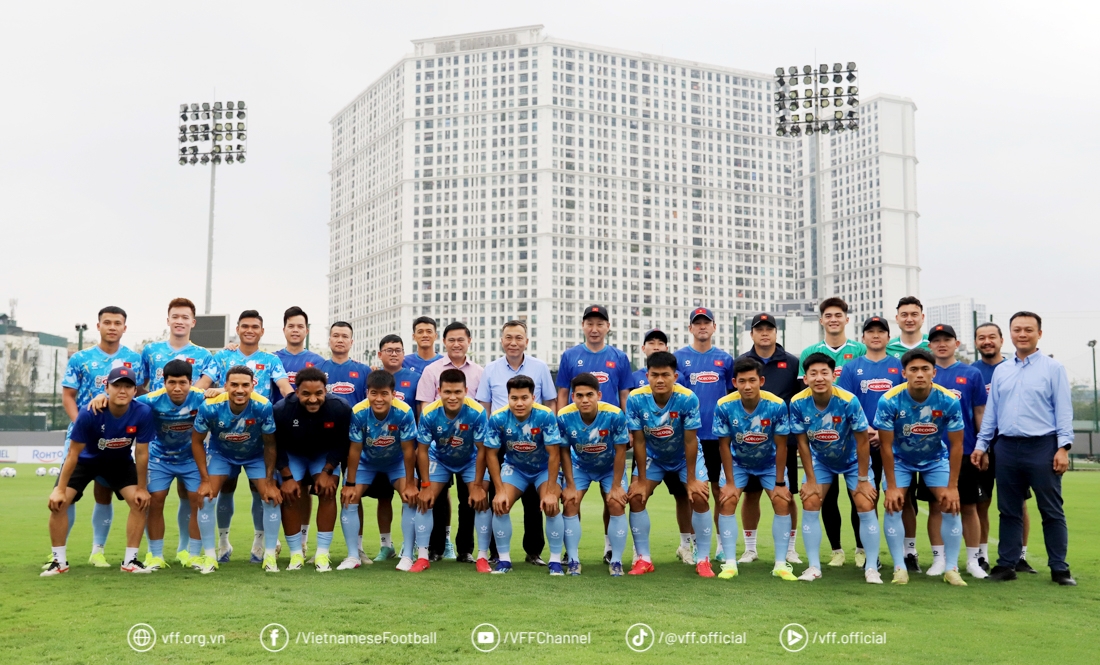 dT Viet Nam nhan dong vien lon truoc loat tran FIFA Days thang 3