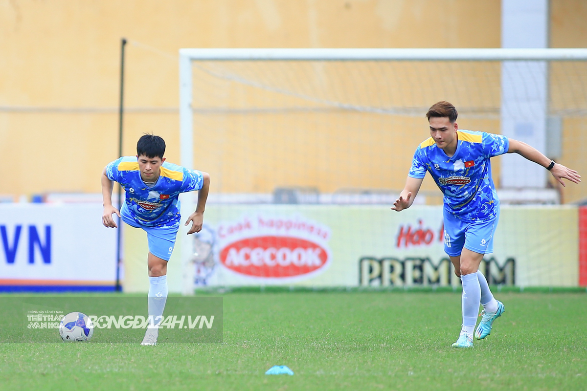 Tuyển Việt Nam rèn kỹ bài không chiến trước Bangladesh 3