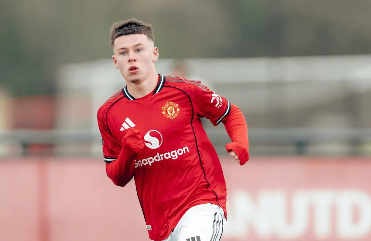 Con trai Rooney toả sáng giúp đội trẻ Man United vô địch 1