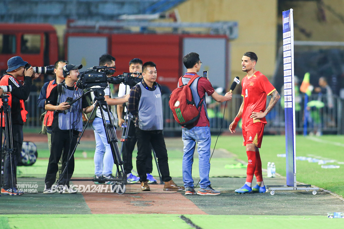 Khi Hoàng Hên vẫn chưa son 11