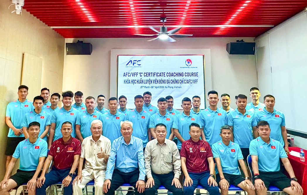 Người hùng Thường Châu 2018 đi học làm HLV 1 Người hùng Thường Châu 2018 đi học làm HLV 1