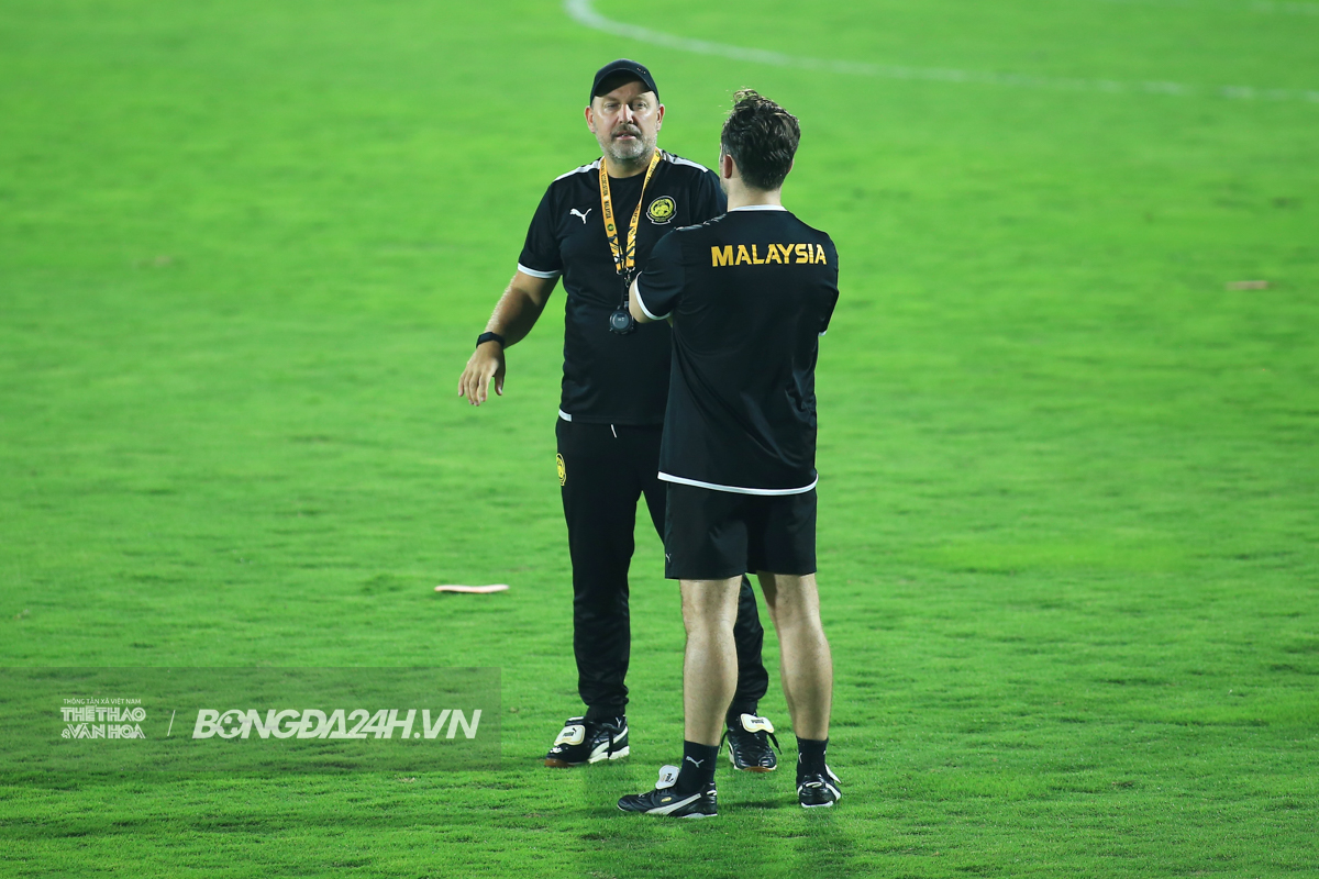 HLV Peter Cklamovski ĐT Malaysia tập 30/3 HLV Peter Cklamovski dT Malaysia tap 30/3