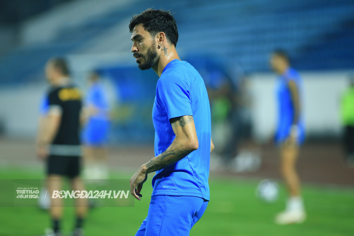 Vị khách bất ngờ trong buổi tập của ĐT Malaysia 7 Vị khách bất ngờ trong buổi tập của ĐT Malaysia 7