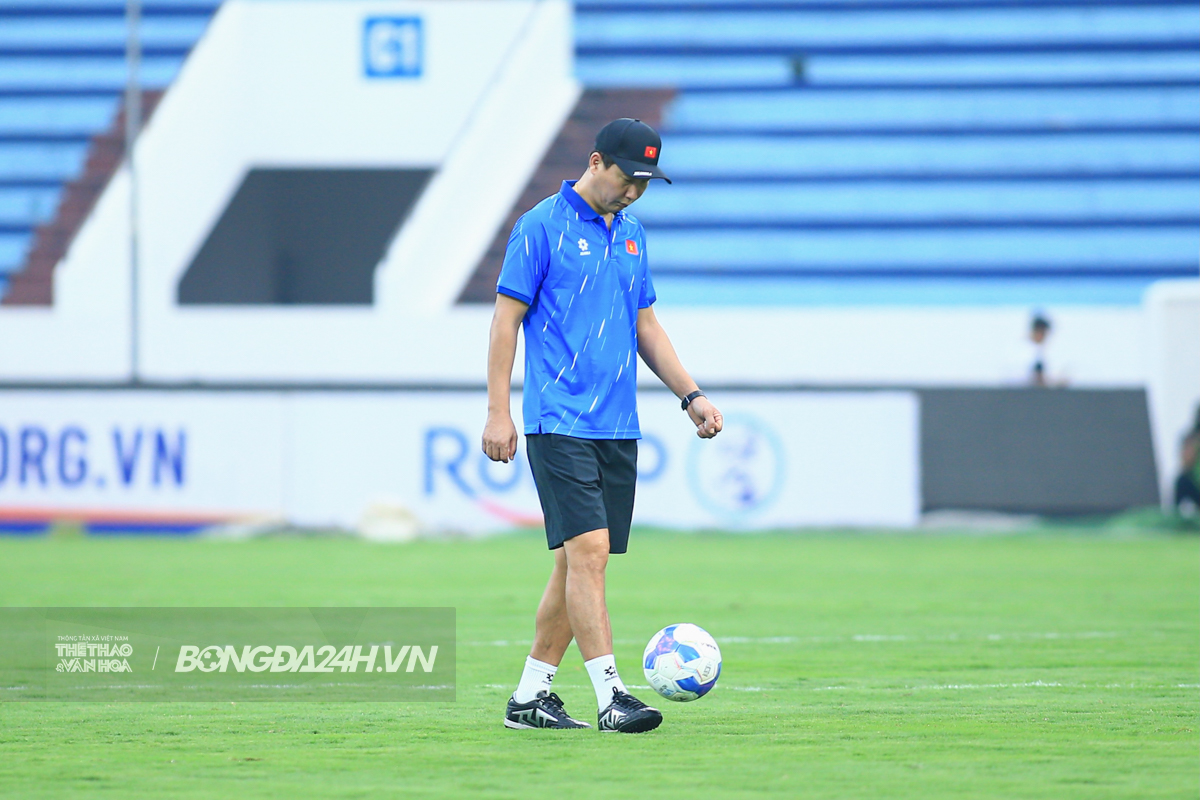 Xuân Son trầm ngâm trong ngày sinh nhật 3