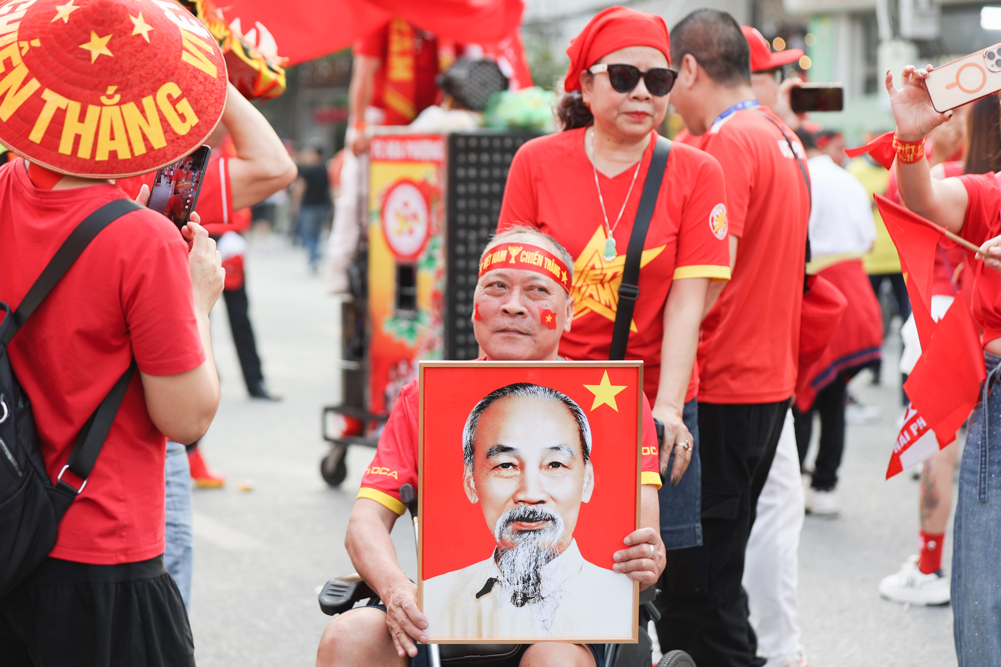 Đông đảo CĐV tới Thiên Trường tiếp lửa cho ĐT Việt Nam 1