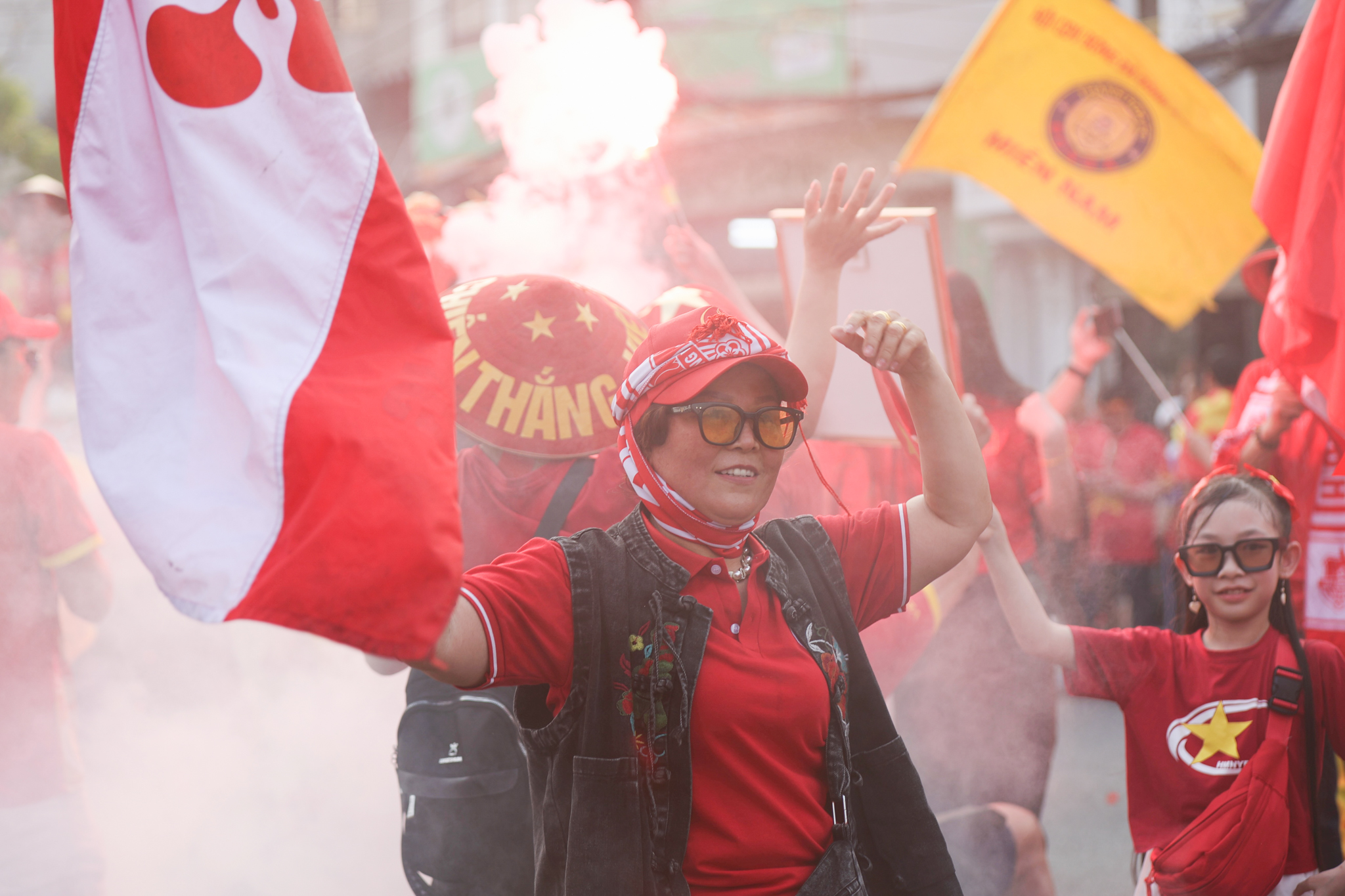 Đông đảo CĐV tới Thiên Trường tiếp lửa cho ĐT Việt Nam 2