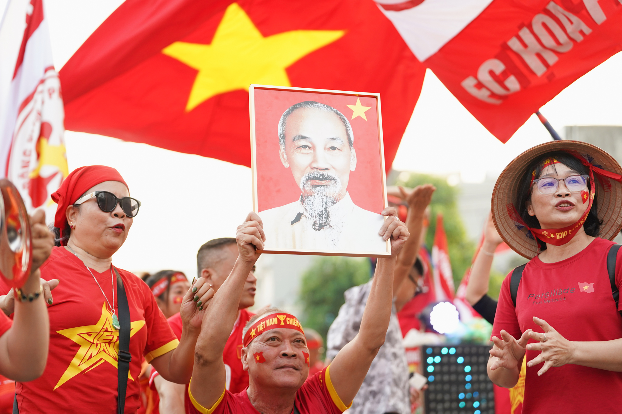 Đông đảo CĐV tới Thiên Trường tiếp lửa cho ĐT Việt Nam 5