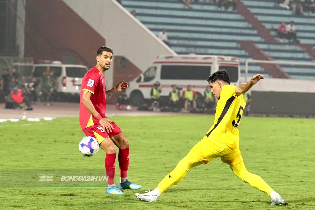 Hoàng Hên khẳng định đẳng cấp từ lò đào tạo La Masia 4