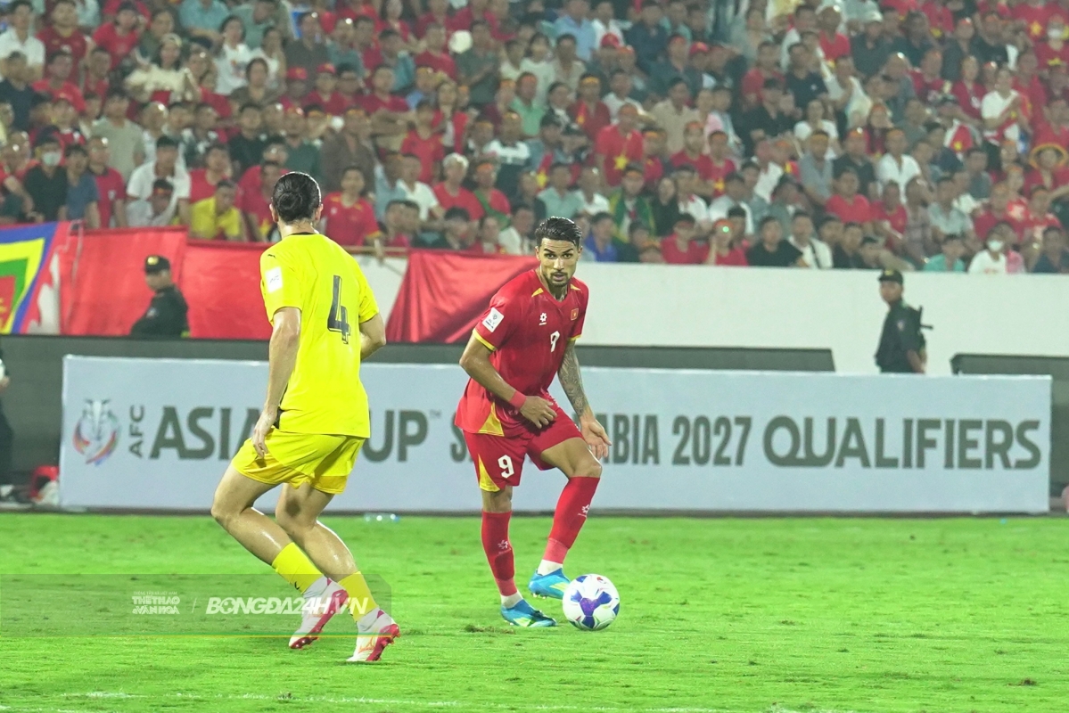 Hoàng Hên khẳng định đẳng cấp từ lò đào tạo La Masia 5