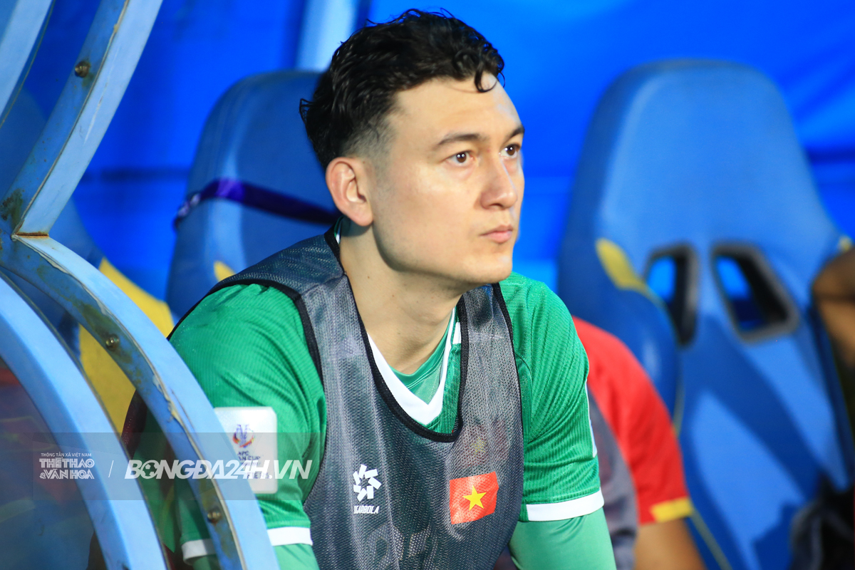 Hàng thủ mới của HLV Kim Sang Sik 7 Hàng thủ mới của HLV Kim Sang Sik 7