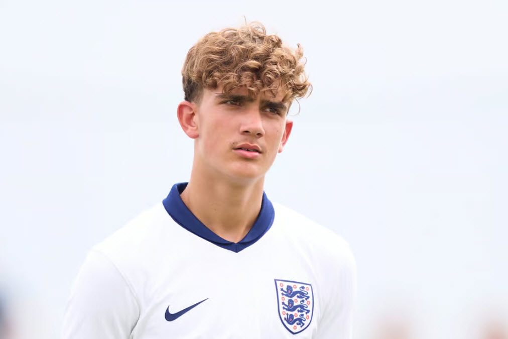 cầu thủ Max Dowman