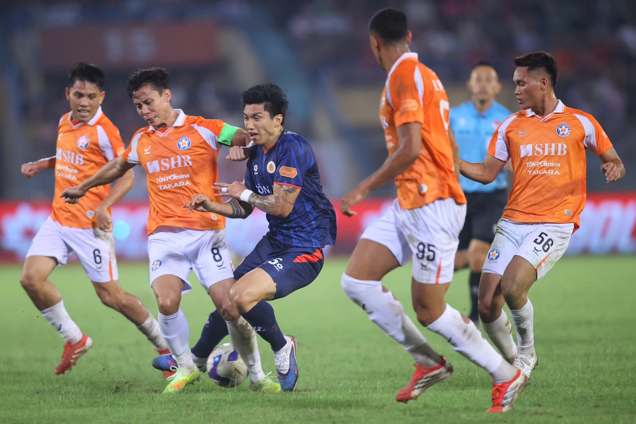 HLV Đà Nẵng nhận lỗi sau trận thua đậm CLB CAHN 1