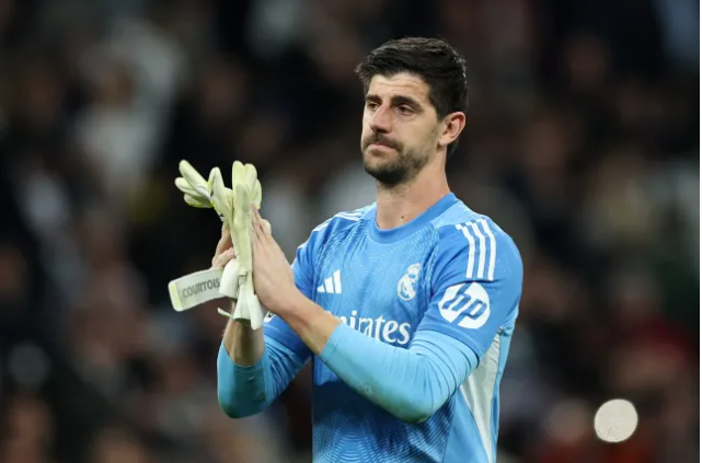 Thibaut Courtois đang phải nghỉ thi đấu vì chấn thương. Thibaut Courtois dang phai nghi thi dau vi chan thuong.