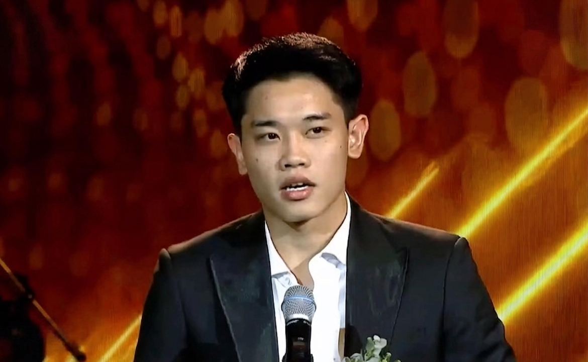 Đình Bắc nhận Giải Gương mặt trẻ Thể thao của năm 1 Đình Bắc nhận Giải Gương mặt trẻ Thể thao của năm 1