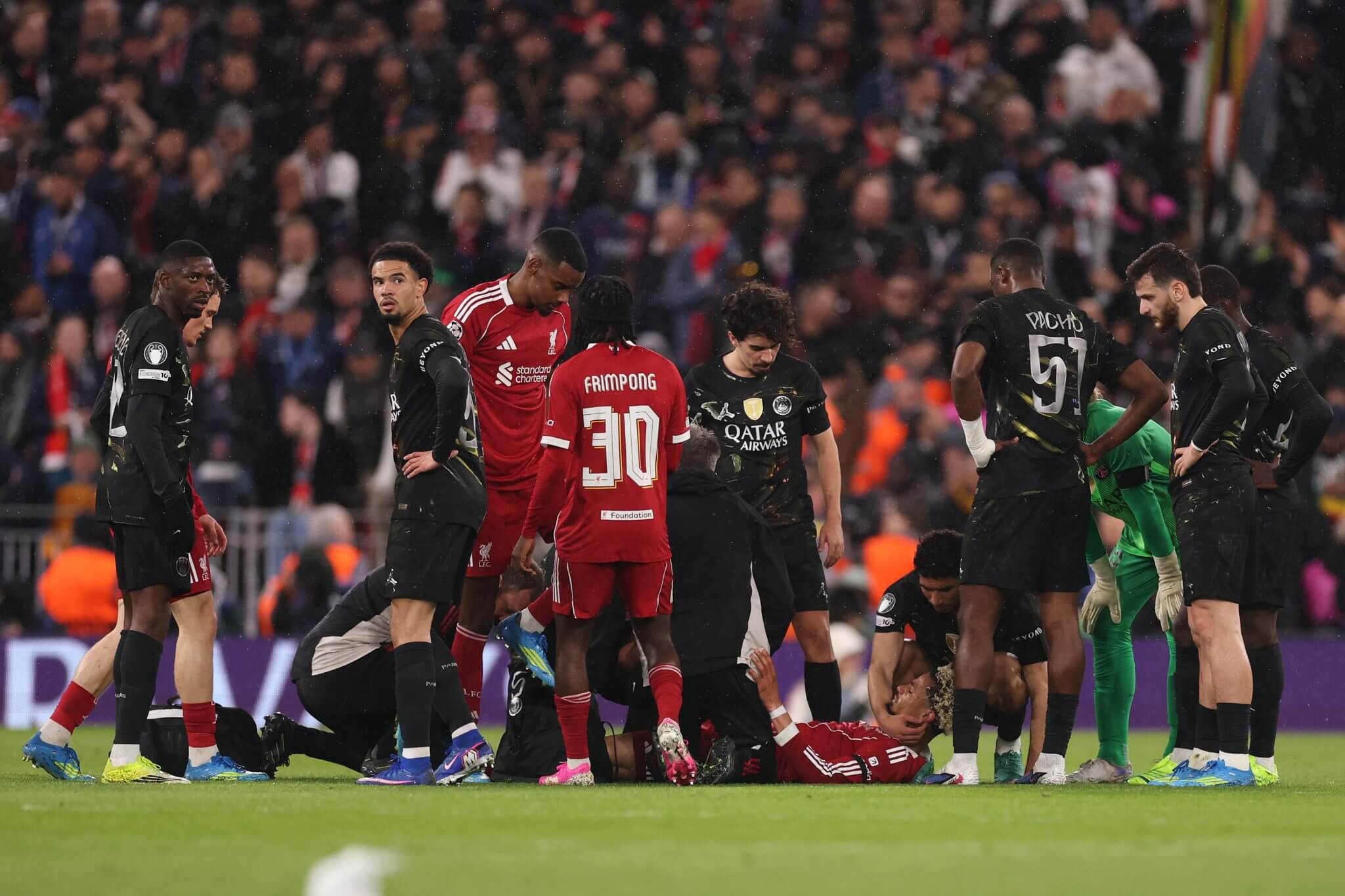 Liverpool đã cạnh tranh sòng phẳng với PSG, nhưng như vậy là chưa đủ Họ cần một cuộc đại phẫu 2