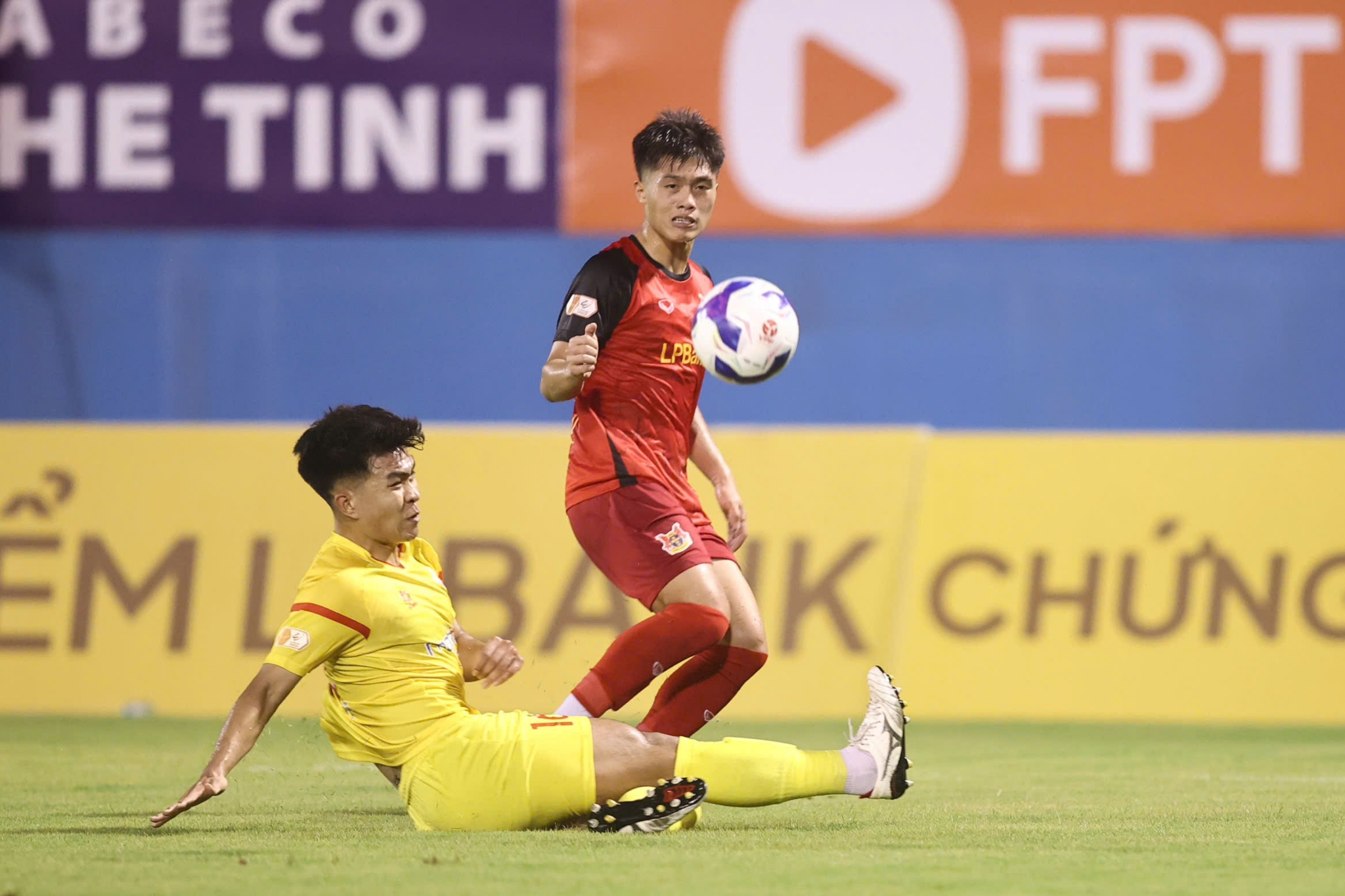 Ly duc Ninh Binh vs PVF-CAND 18/4