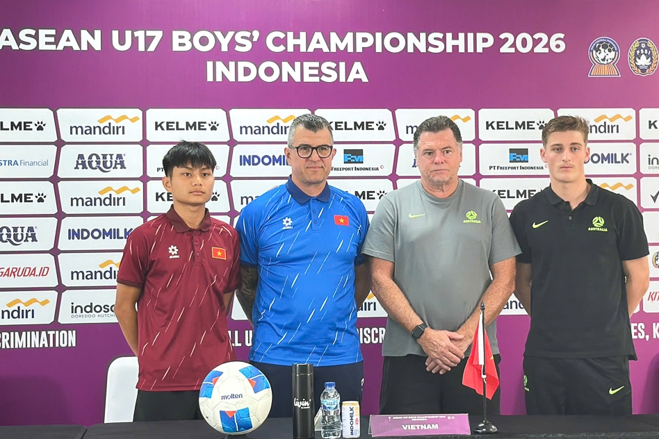 HLV Roland sẵn sàng cho đại chiến với U17 Australia 1