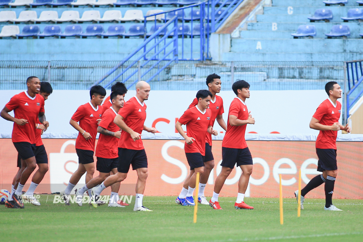 Dàn sao CLB Thái Lan đổ bộ Hàng Đẫy 2