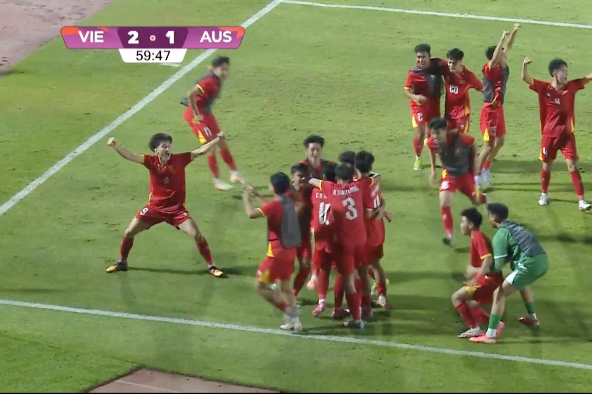 U17 Viet Nam dan truoc U17 Australia