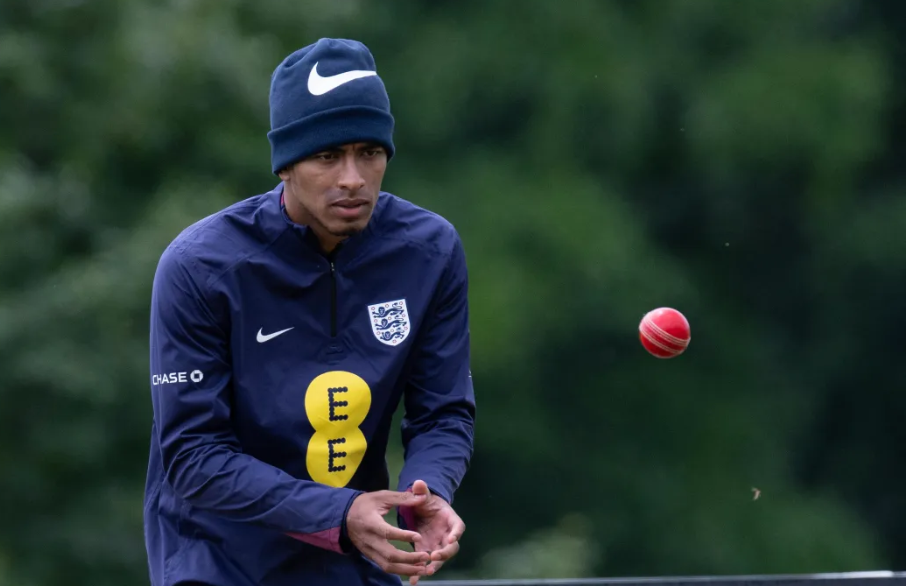 Bellingham la mot nguoi dam me cricket tu khi con tre.