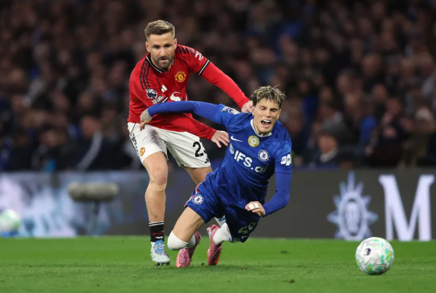 Alejandro Garnacho da co mot ngay dang quen trong that bai cua Chelsea truoc doi bong cu Man Utd.