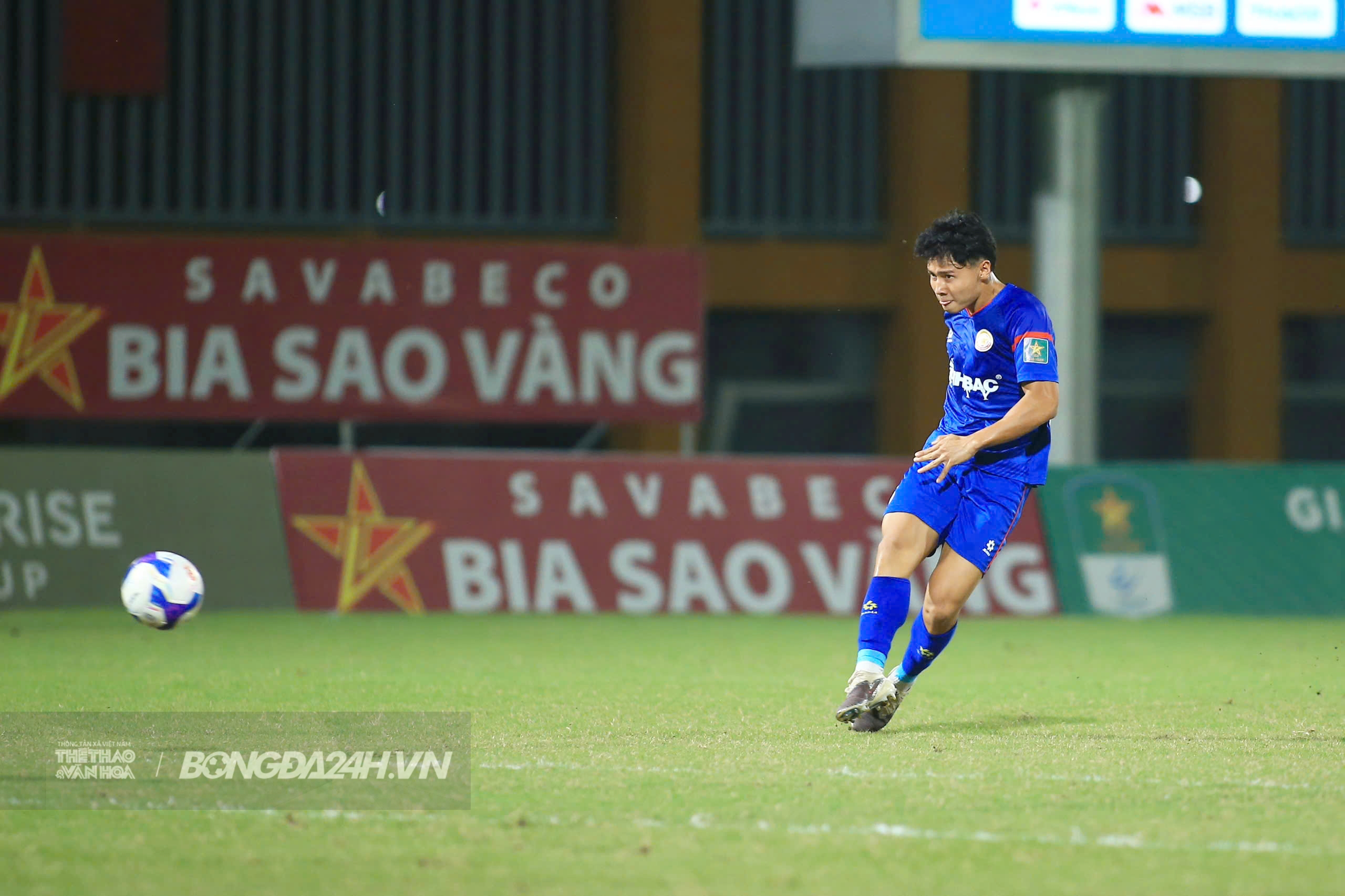 Lập siêu phẩm, sao trẻ U19 Việt Nam ăn mừng như Messi 1