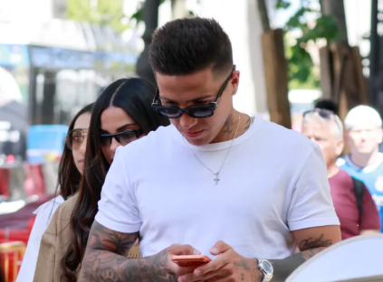 Tien ve cua Chelsea duoc phat hien o thu do Tay Ban Nha chua day 24 gio sau chien thang cua Chelsea truoc Leeds trong tran ban ket FA Cup.