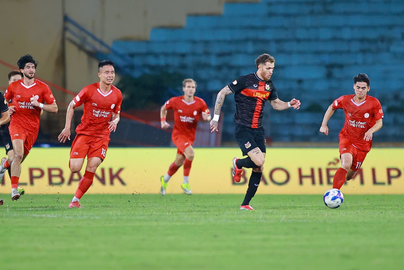 Trọng tài Hàn định đoạt đại chiến Viettel vs Ninh Bình 4