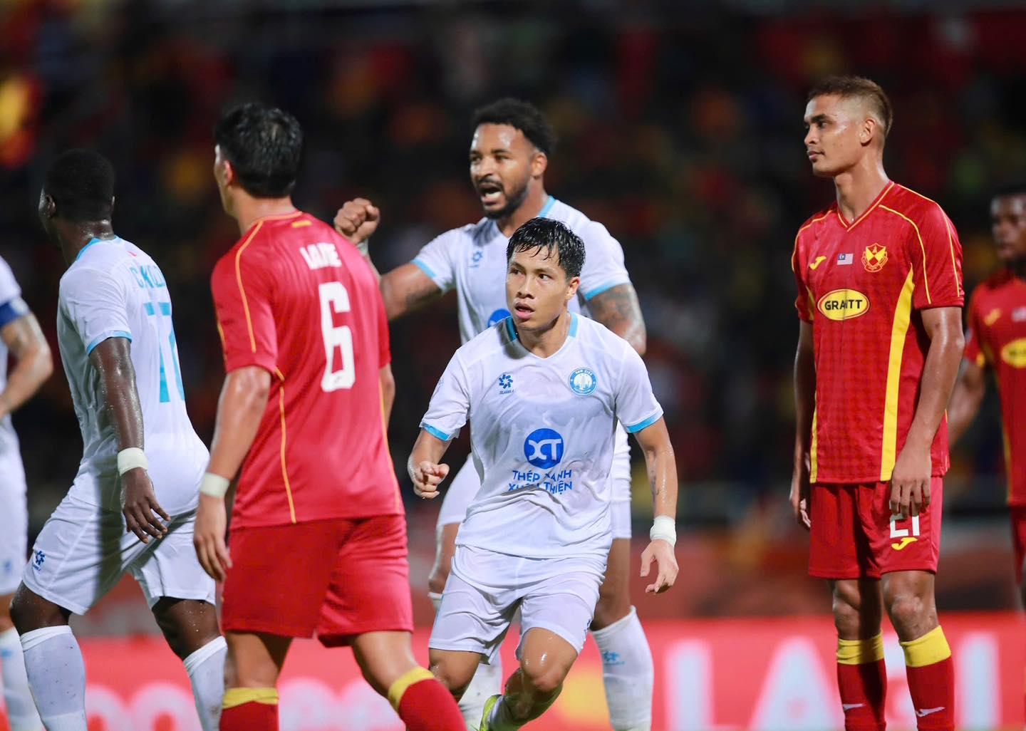 Khi CLB Nam Định quá phụ thuộc vào Nguyễn Xuân Son 2
