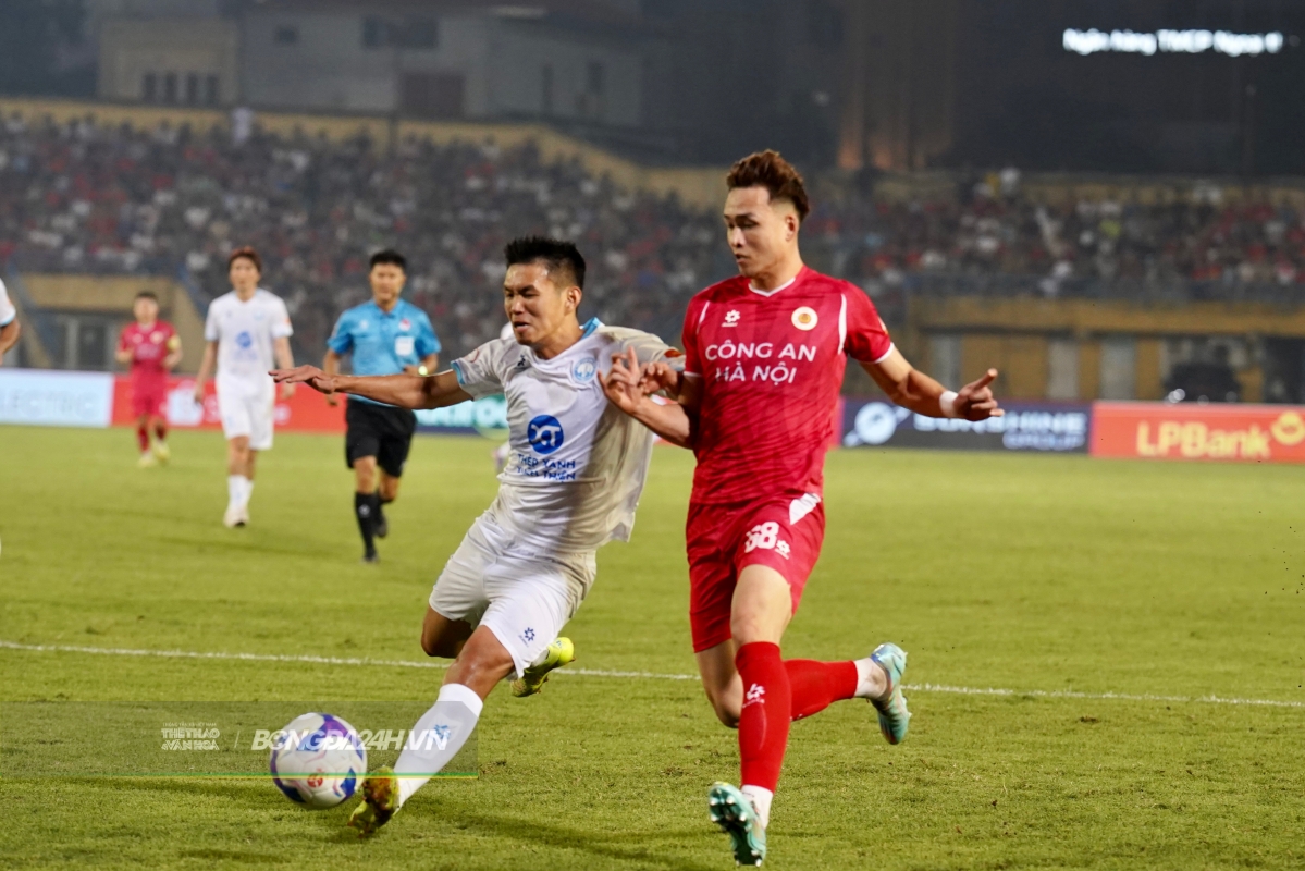 Đình Bắc, Việt Anh đưa Công an Hà Nội áp sát ngôi vương 5