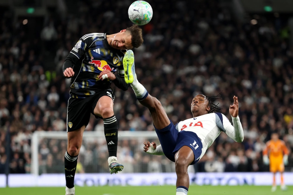 HLV Roberto De Zerbi thất vọng sau trận hòa Leeds 1