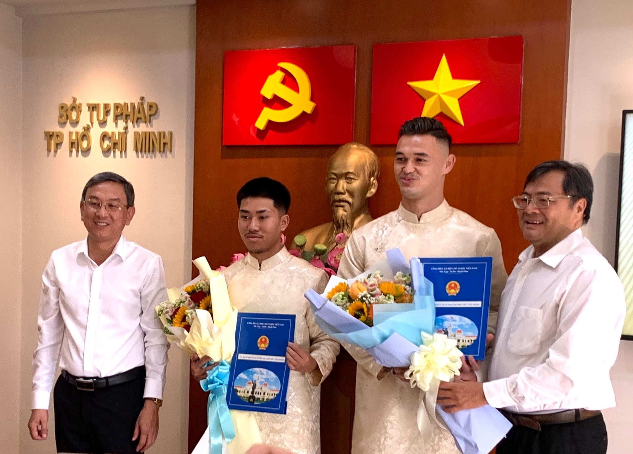 Patrik Le Giang va Khoa Ngo nhan quoc tich Viet Nam